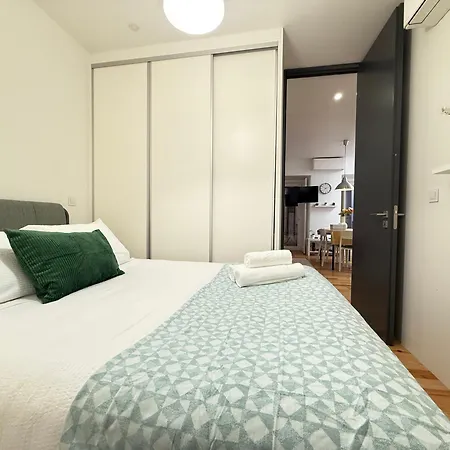 Apto Com 2 Quartos Lisbon