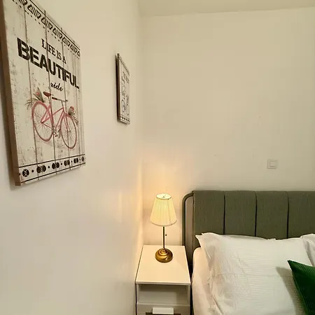 Apto Com 2 Quartos Lisbona